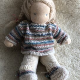 Gebreid kledingsetje